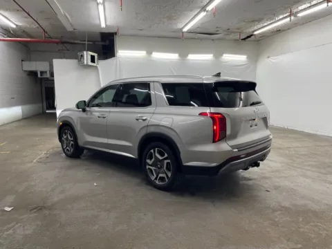 More photos of 2024 Hyundai Palisade Limited at Ironton Automotive, OH
