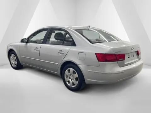 More photos of 2010 Hyundai Sonata GLS at Ironton Automotive, OH