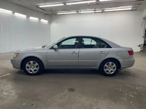 More photos of 2010 Hyundai Sonata GLS at Ironton Automotive, OH