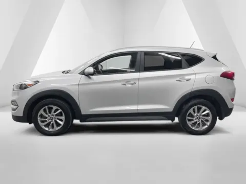 More photos of 2016 Hyundai Tucson SE at Ironton Automotive, OH
