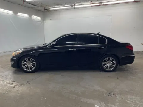 More photos of 2013 Hyundai Genesis 3.8 at Ironton Automotive, OH