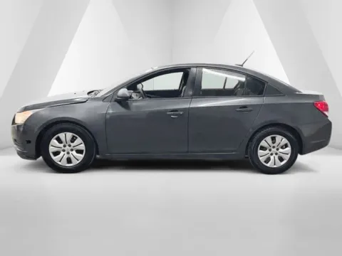 More photos of 2013 Chevrolet Cruze LS at Ironton Automotive, OH