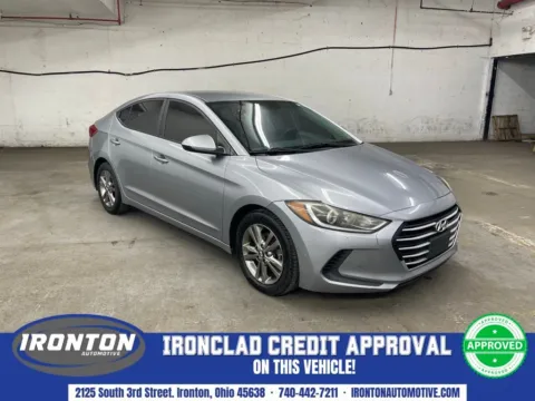 Gray 2017 Hyundai Elantra SE for sale in Ironton, OH