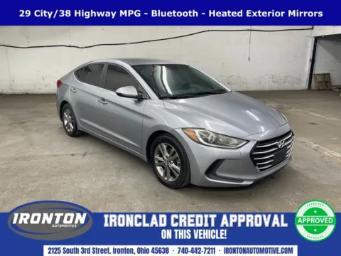 Gray 2017 Hyundai Elantra SE for sale in Ironton, OH