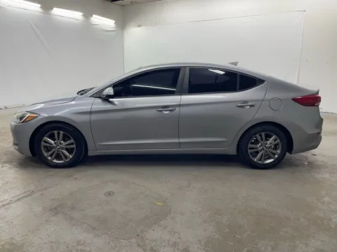 More photos of 2017 Hyundai Elantra SE at Ironton Automotive, OH