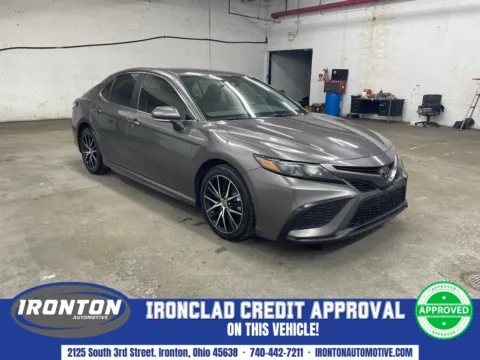 Gray 2023 Toyota Camry SE for sale in Ironton, OH