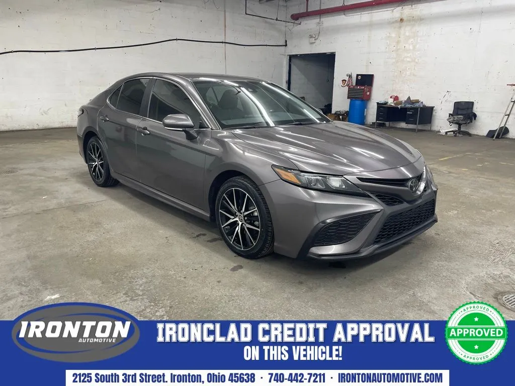 Gray 2023 Toyota Camry SE for sale in Ironton, OH