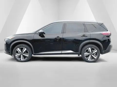 More photos of 2023 Nissan Rogue SL at Ironton Automotive, OH
