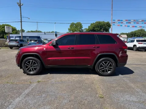 More photos of 2020 Jeep Grand Cherokee Trailhawk at Ironton Automotive, OH