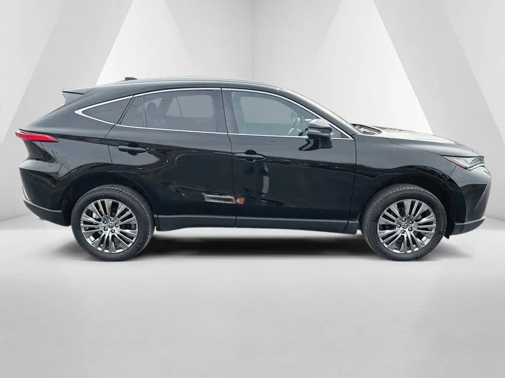 2022 Toyota Venza XLE - Photo 8