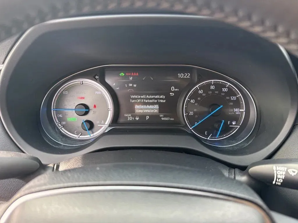 2022 Toyota Venza XLE - Photo 16