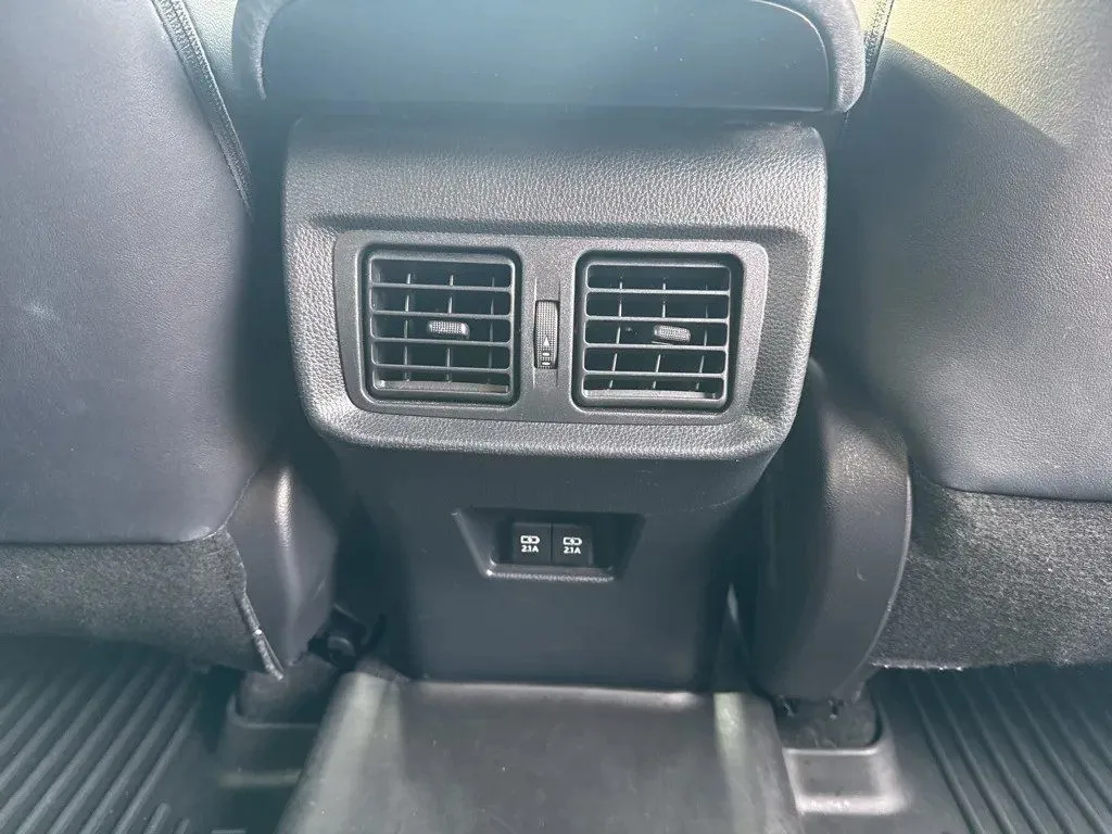 2022 Toyota Venza XLE - Photo 32