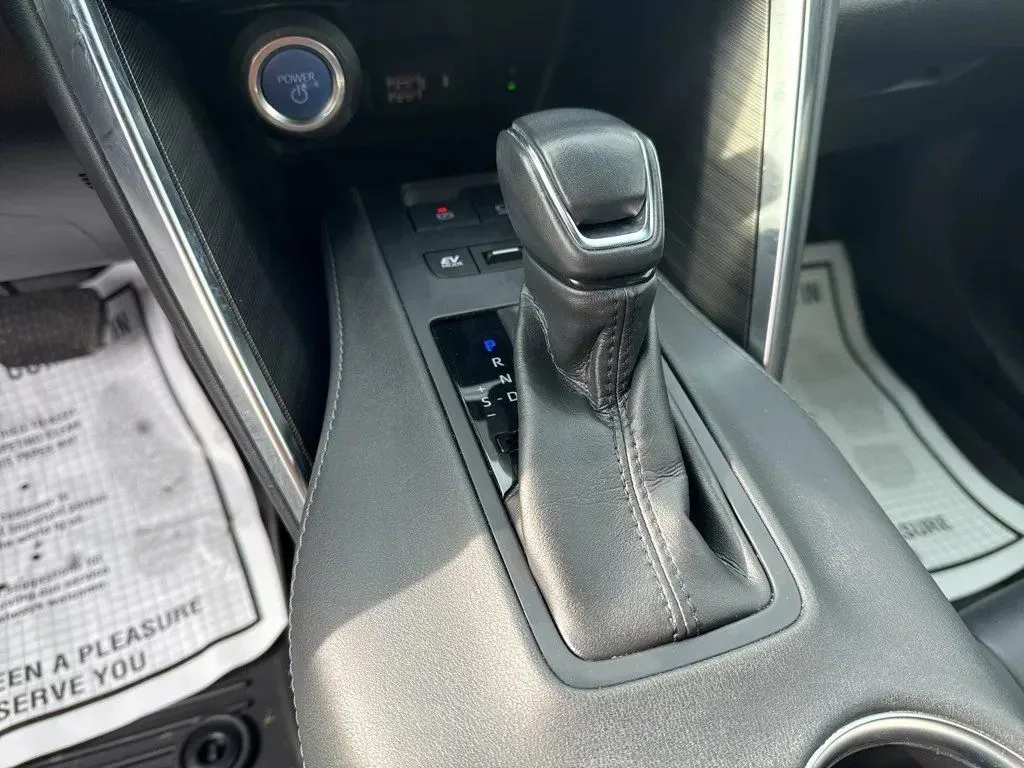 2022 Toyota Venza XLE - Photo 25