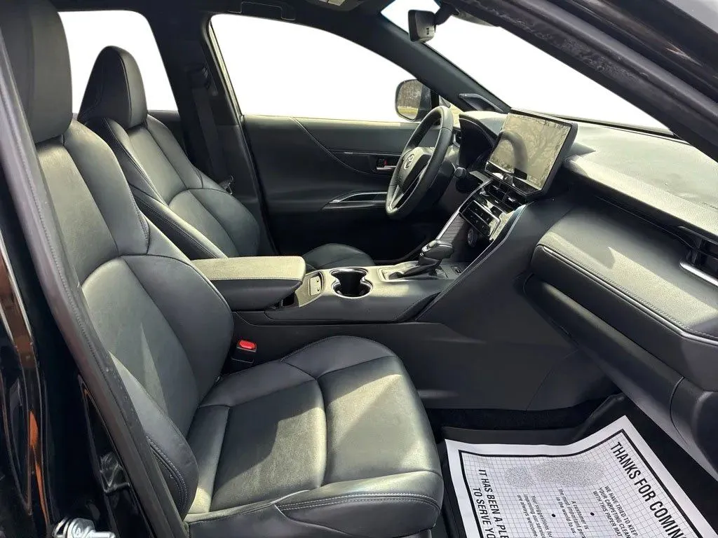 2022 Toyota Venza XLE - Photo 14