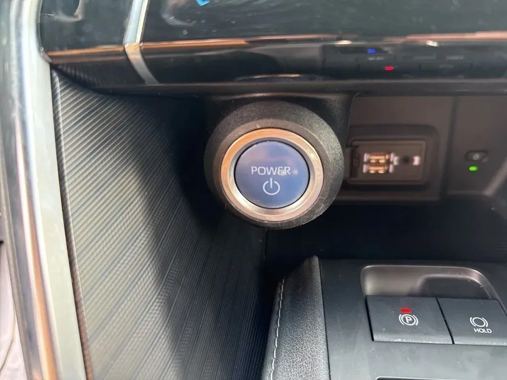 2022 Toyota Venza XLE - Photo 20