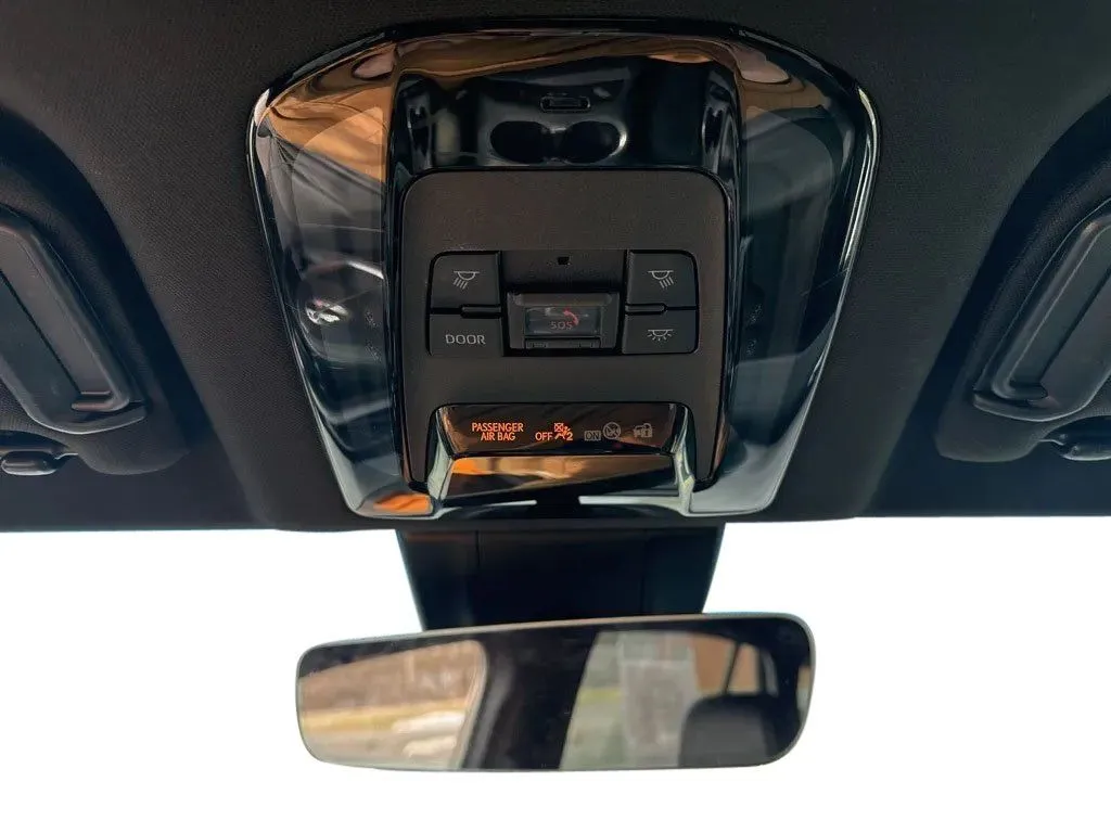 2022 Toyota Venza XLE - Photo 26