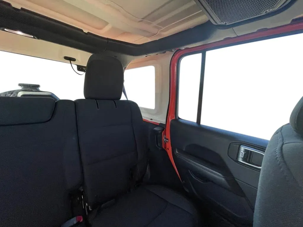 2018 Jeep All-New Wrangler Unlimited Sahara - Photo 34