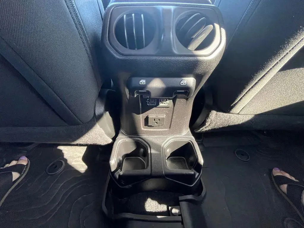 2018 Jeep All-New Wrangler Unlimited Sahara - Photo 35