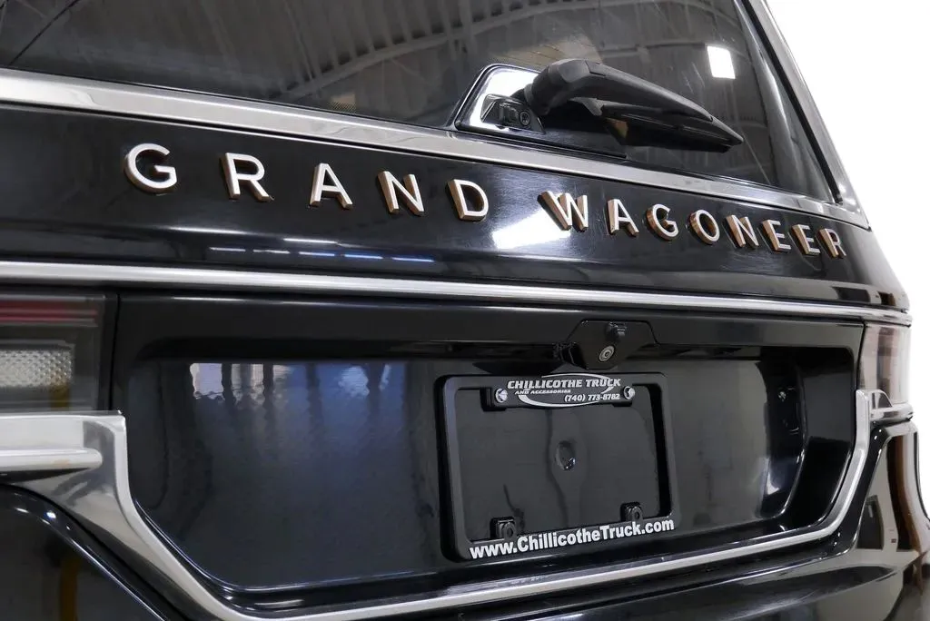 2022 Jeep Grand Wagoneer Series III - Photo 9