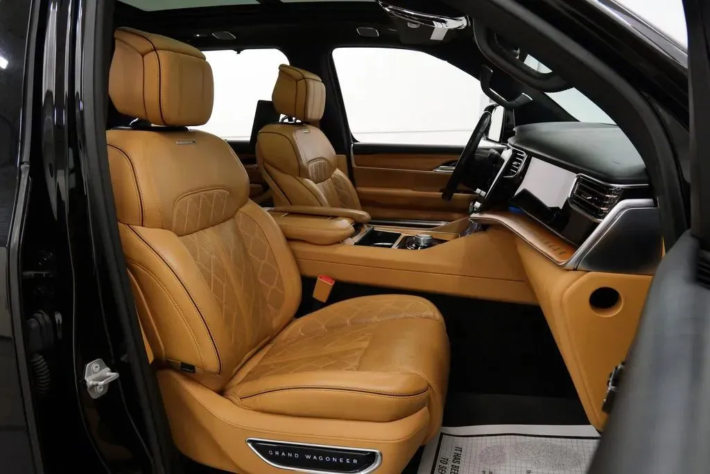 2022 Jeep Grand Wagoneer Series III - Photo 16