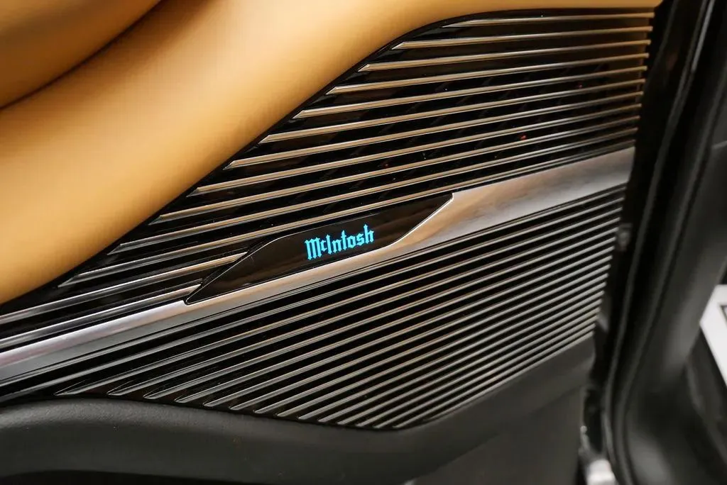 2022 Jeep Grand Wagoneer Series III - Photo 15