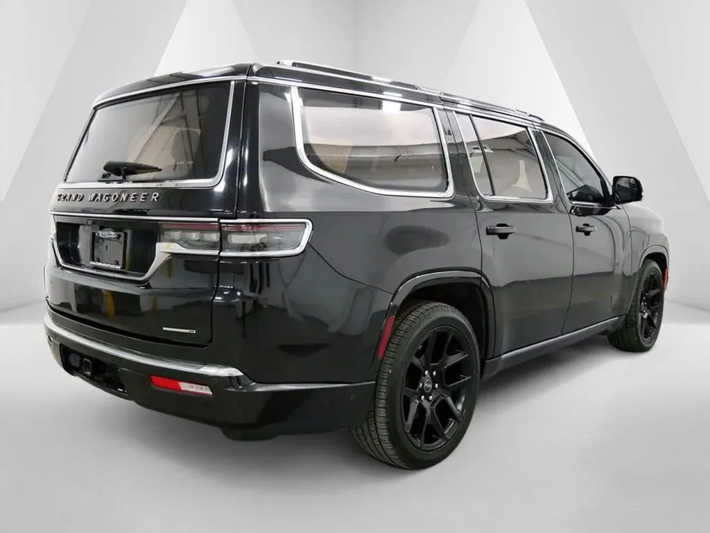2022 Jeep Grand Wagoneer Series III - Photo 7