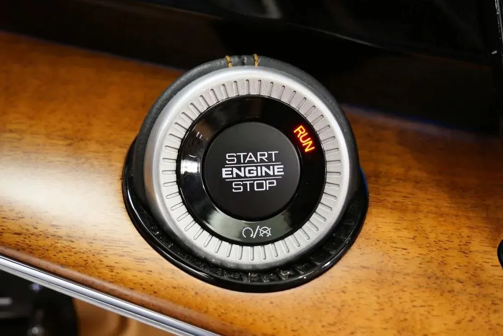 2022 Jeep Grand Wagoneer Series III - Photo 32