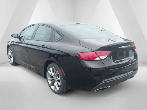 More photos of 2015 Chrysler 200 S at Ironton Automotive, OH