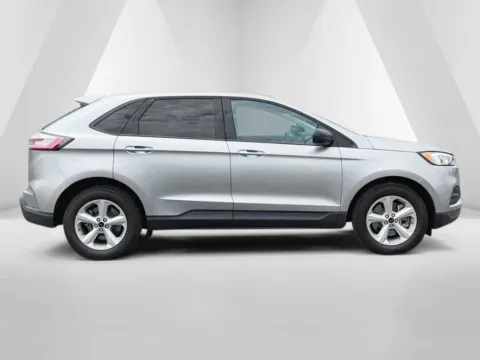Photos of 2024 Ford Edge SE for sale in Ironton, OH at Ironton Automotive