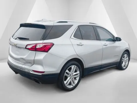 More photos of 2020 Chevrolet Equinox Premier at Ironton Automotive, OH