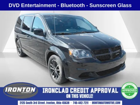 Black 2016 Dodge Grand Caravan SE Plus for sale in Ironton, OH