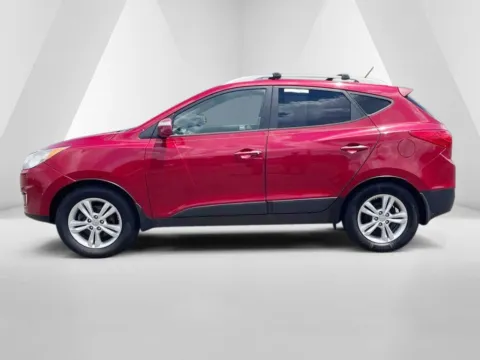 More photos of 2013 Hyundai Tucson GLS at Ironton Automotive, OH