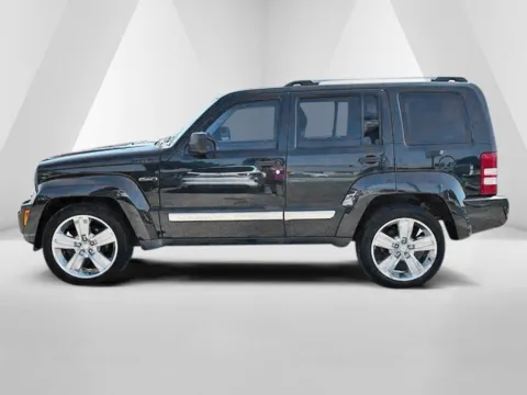 More photos of 2012 Jeep Liberty Limited Jet Edition at Ironton Automotive, OH