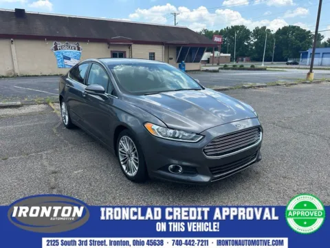 Gray 2016 Ford Fusion SE for sale in Ironton, OH
