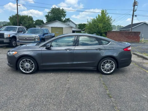 More photos of 2016 Ford Fusion SE at Ironton Automotive, OH
