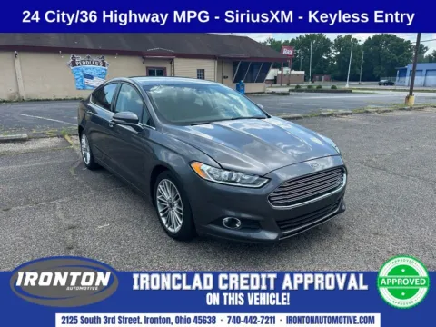 Gray 2016 Ford Fusion SE for sale in Ironton, OH