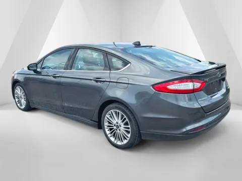 More photos of 2016 Ford Fusion SE at Ironton Automotive, OH