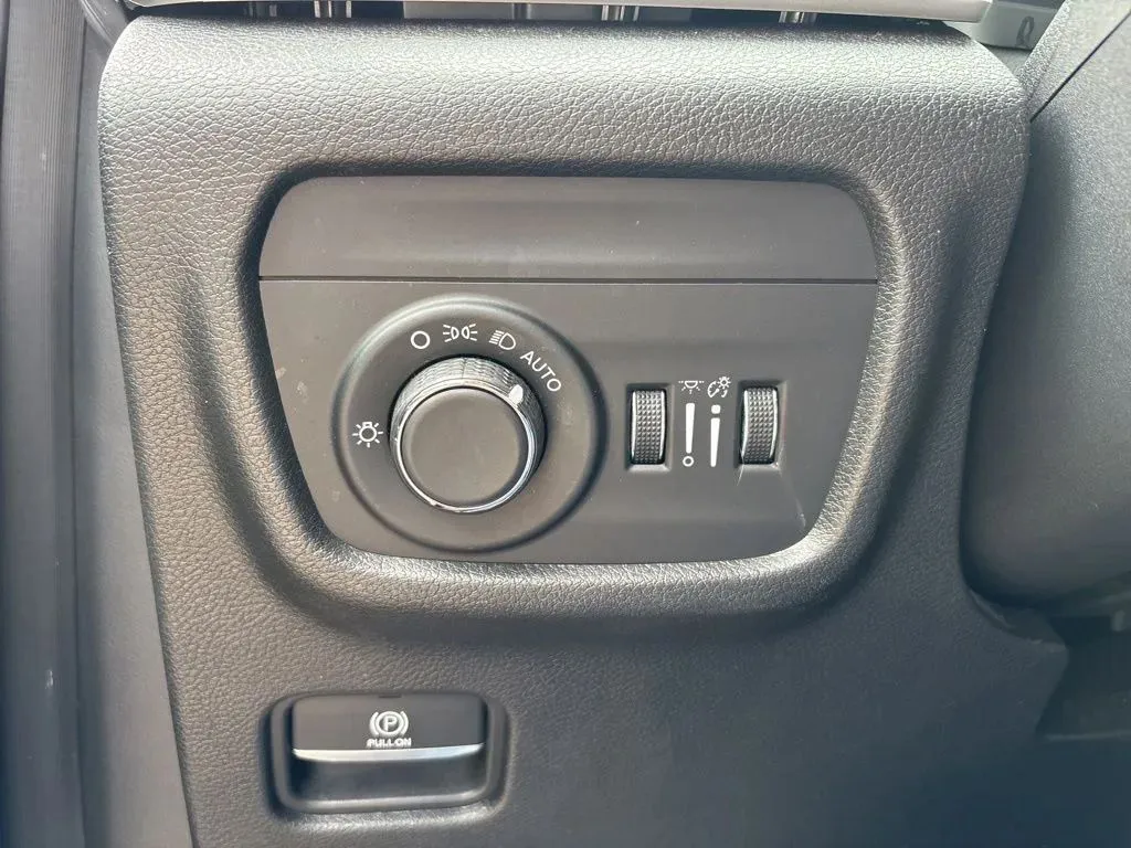2022 Jeep Grand Cherokee Altitude - Photo 12