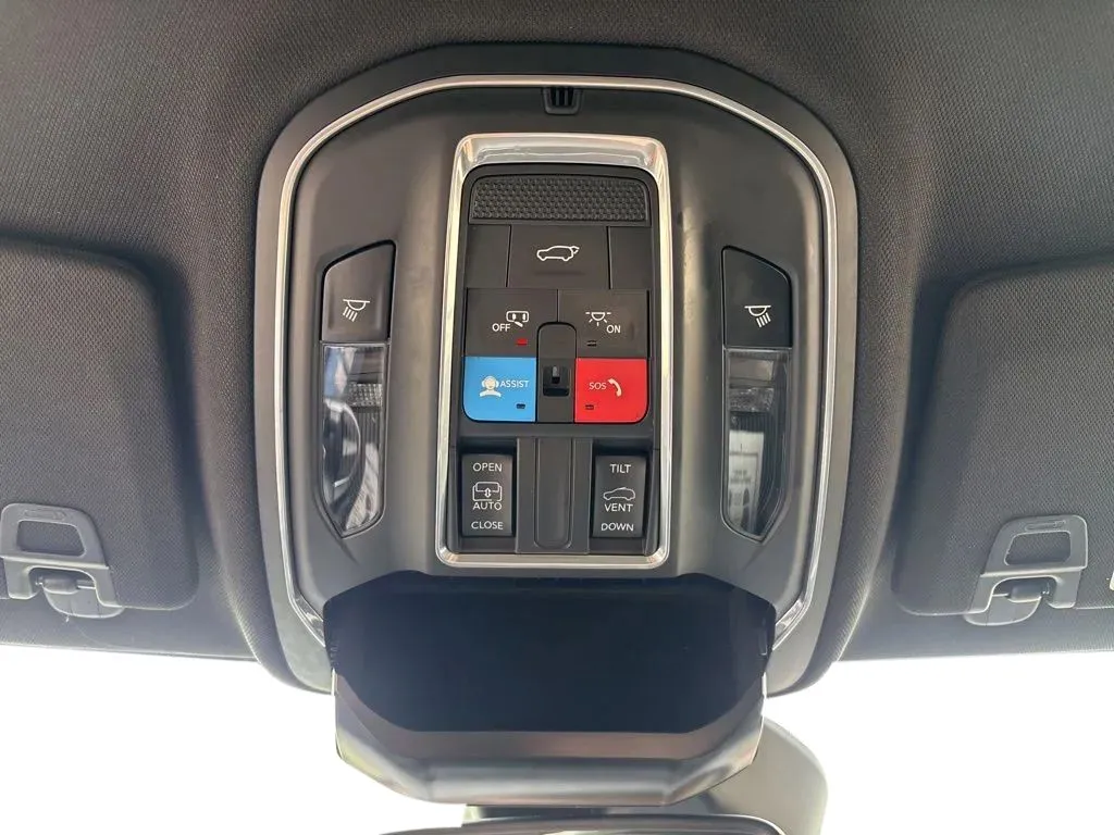 2022 Jeep Grand Cherokee Altitude - Photo 18