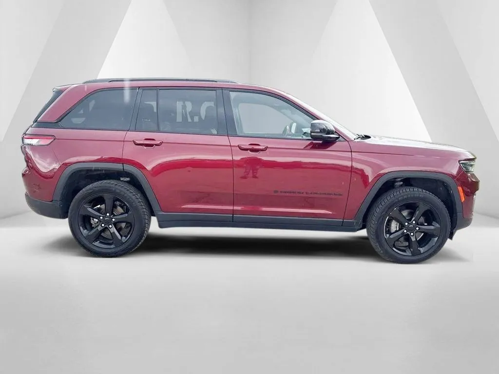 2022 Jeep Grand Cherokee Altitude - Photo 8