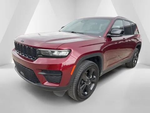Another view of 2022 Jeep Grand Cherokee Altitude for sale in Ironton, OH at Ironton Automotive