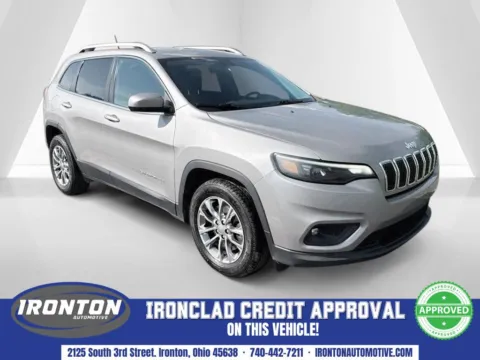 Silver 2019 Jeep Cherokee Latitude Plus for sale in Ironton, OH
