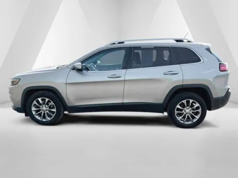More photos of 2019 Jeep Cherokee Latitude Plus at Ironton Automotive, OH