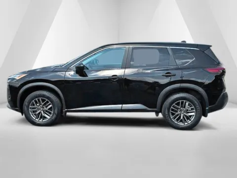 More photos of 2023 Nissan Rogue S at Ironton Automotive, OH