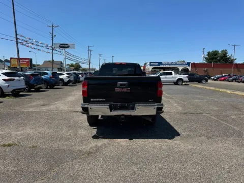 More photos of 2018 GMC Sierra 2500HD SLT at Ironton Automotive, OH