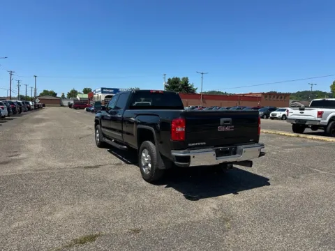 More photos of 2018 GMC Sierra 2500HD SLT at Ironton Automotive, OH