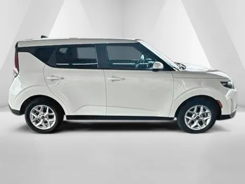 More photos of 2024 Kia Soul LX at Ironton Automotive, OH