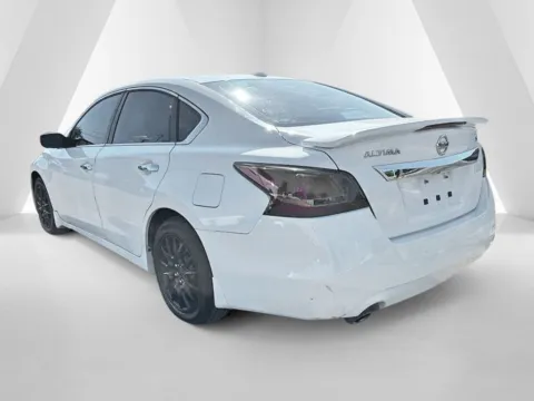 More photos of 2015 Nissan Altima 2.5 S at Ironton Automotive, OH