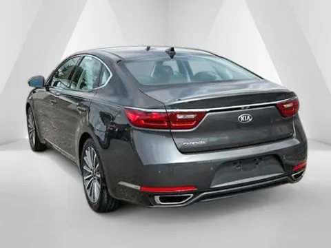 More photos of 2019 Kia Cadenza Premium at Ironton Automotive, OH