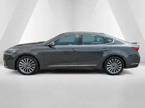 More photos of 2019 Kia Cadenza Premium at Ironton Automotive, OH